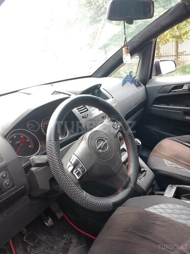 Opel Zafira 2006, 328,000 km - 1.9 l - Quba
