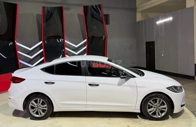 Hyundai Elantra 2017, 220,444 km - 1.6 л - Sumqayıt