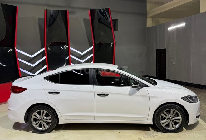 Hyundai Elantra 2017, 220,444 km - 1.6 л - Sumqayıt