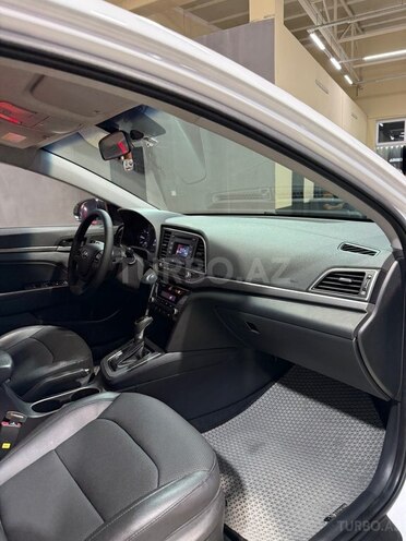Hyundai Elantra 2017, 220,444 km - 1.6 л - Sumqayıt