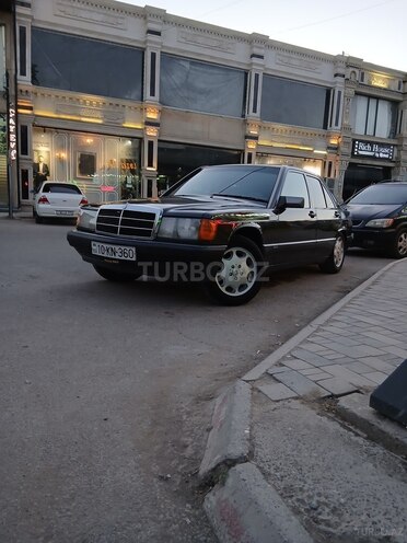 Mercedes 190 1993, 456,200 km - 2.0 l - Salyan