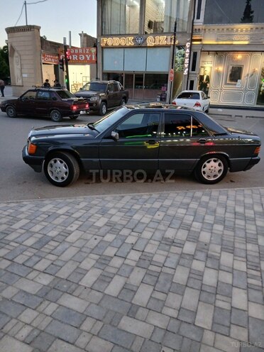 Mercedes 190 1993, 456,200 km - 2.0 l - Salyan