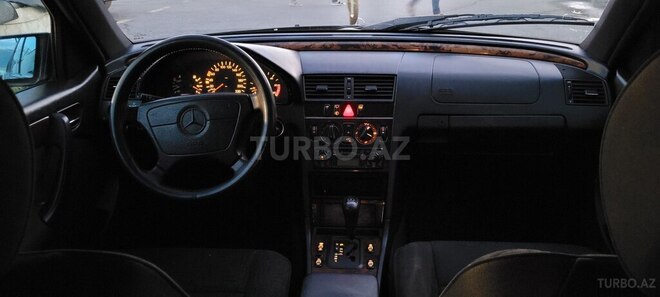 Mercedes C 250 1997, 324,965 km - 2.5 l - Zaqatala