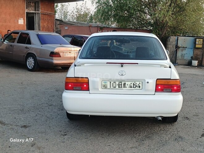 Toyota Corolla 1994, 180,769 km - 1.3 l - Beyləqan