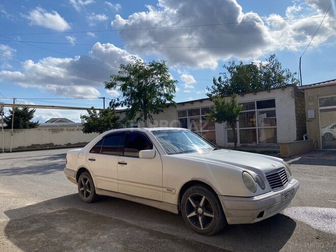 Mercedes E 220 1999, 410,000 km - 2.2 л - Bakı