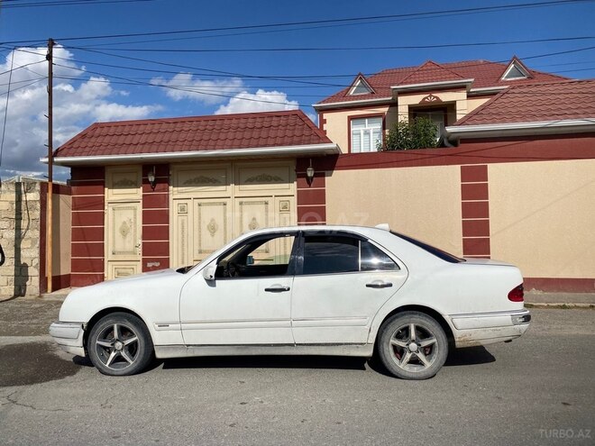 Mercedes E 220 1999, 410,000 km - 2.2 л - Bakı