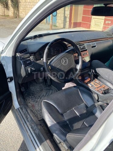 Mercedes E 220 1999, 410,000 km - 2.2 л - Bakı