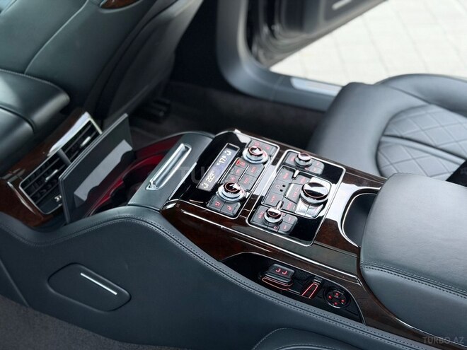 Audi A8 2014, 163,000 km - 4.0 l - Bakı