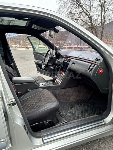 Mercedes E 230 1996, 400,383 km - 2.3 l - Zaqatala