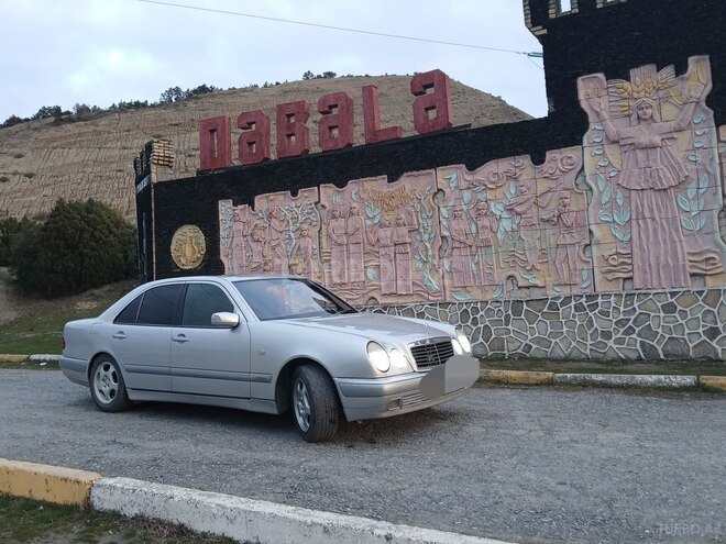 Mercedes E 230 1996, 400,383 km - 2.3 l - Zaqatala