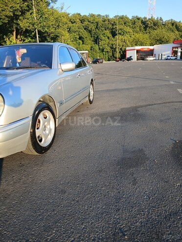 Mercedes E 230 1996, 400,383 km - 2.3 l - Zaqatala