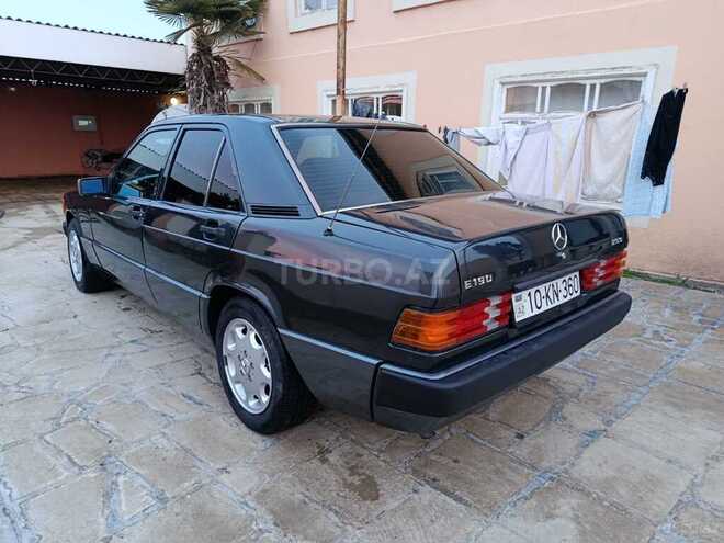 Mercedes 190 1993, 456,200 km - 2.0 l - Salyan