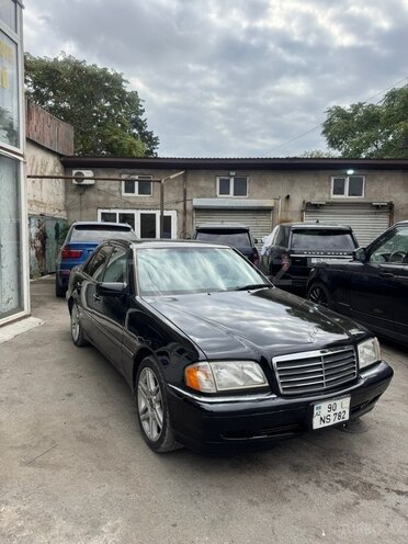 Mercedes C 230 1999, 235,900 km - 2.3 l - Bakı