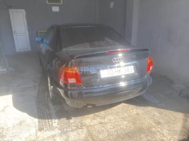 Audi A4 1995, 555,000 km - 1.8 l - Xaçmaz