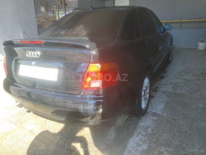 Audi A4 1995, 555,000 km - 1.8 l - Xaçmaz