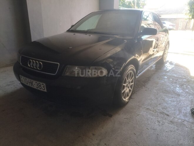 Audi A4 1995, 555,000 km - 1.8 l - Xaçmaz