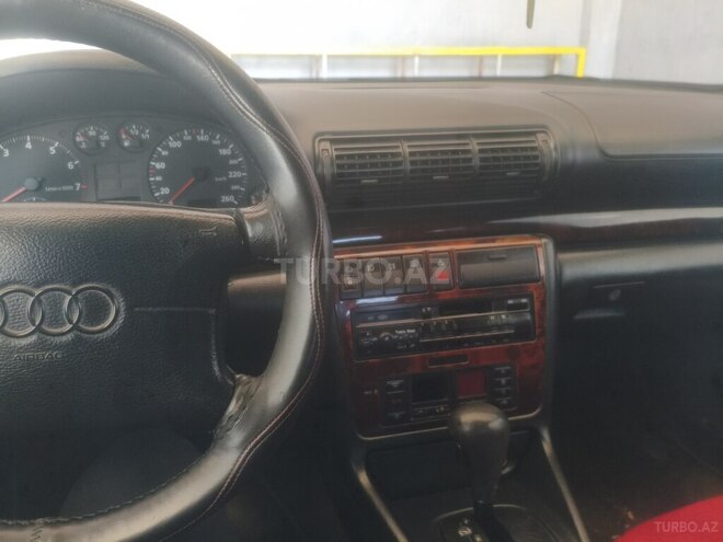 Audi A4 1995, 555,000 km - 1.8 l - Xaçmaz