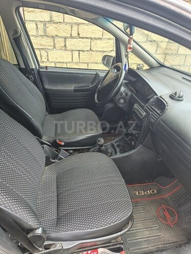 Opel Zafira 2000, 300,000 km - 1.8 л - Quba