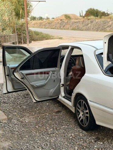 Mercedes C 230 1998, 563,270 km - 2.3 l - Sabirabad
