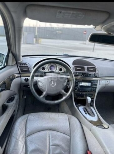Mercedes E 270 2002, 300,000 km - 2.7 л - Şabran