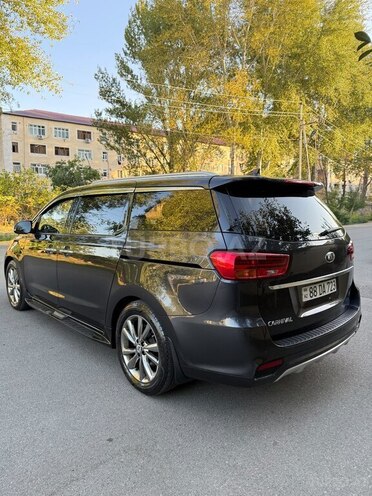 Kia Carnival 2018, 274,000 km - 2.2 l - Göyçay