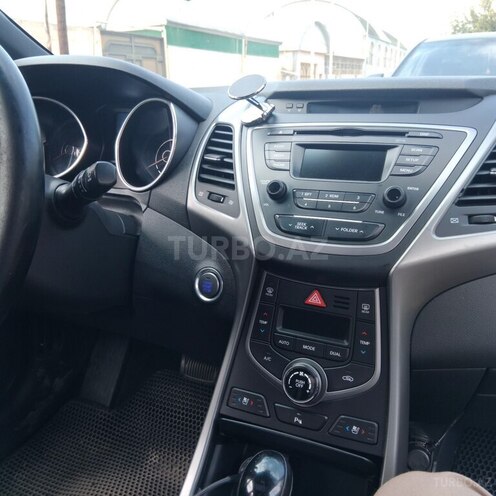 Hyundai Avante 2015, 237,000 km - 1.6 л - Tovuz