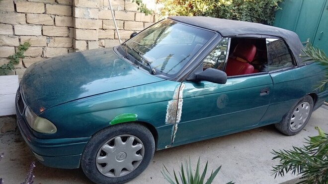 Opel Astra 1996, 300,000 km - 1.6 l - Şəki