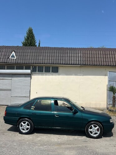 Opel Vectra 1994, 320,000 km - 2.0 l - Ucar