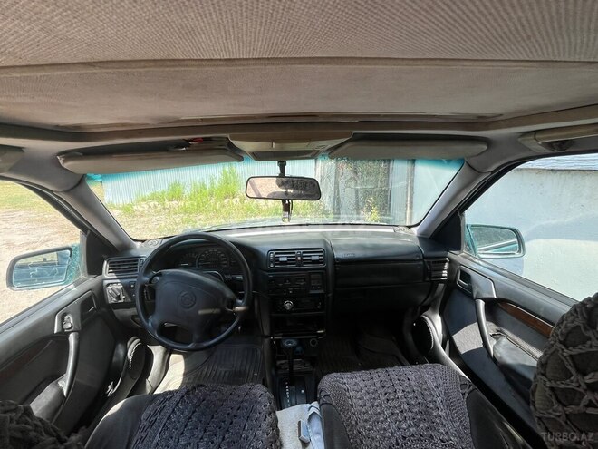 Opel Vectra 1994, 320,000 km - 2.0 l - Ucar