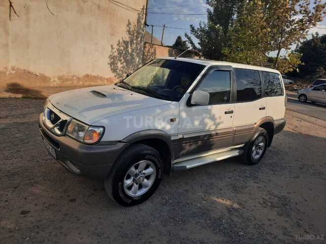 Nissan Terrano 2001, 200,000 km - 2.4 l - Sumqayıt