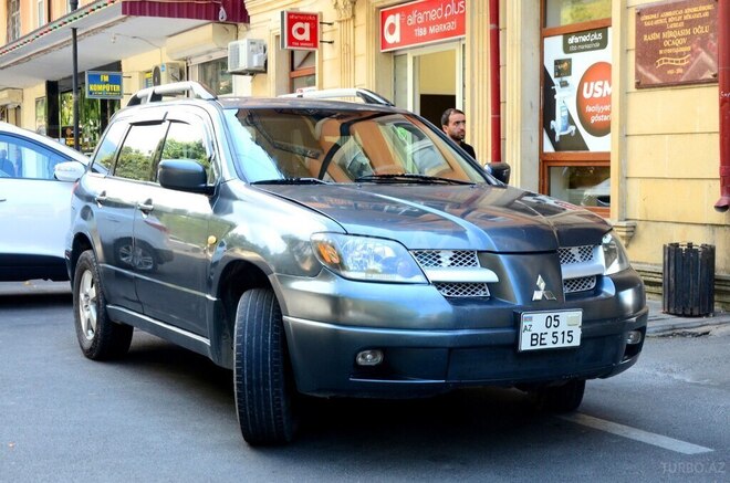 Mitsubishi Outlander 2003, 344,400 km - 2.4 l - Şəki