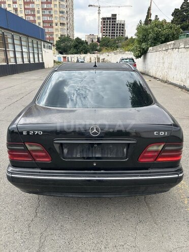 Mercedes E 270 1999, 428,000 km - 2.7 l - Bakı