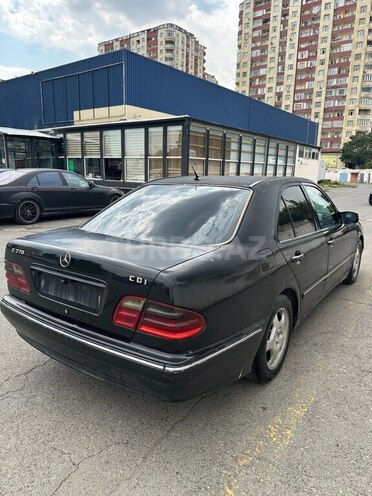 Mercedes E 270 1999, 428,000 km - 2.7 l - Bakı