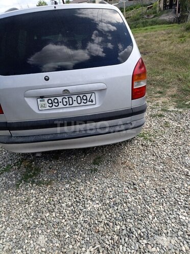 Opel Zafira 2000, 300,000 km - 1.8 л - Quba