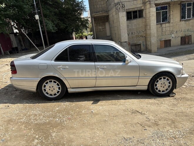 Mercedes C 240 2000, 310,000 km - 2.4 l - Bakı