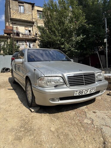 Mercedes C 240 2000, 310,000 km - 2.4 l - Bakı