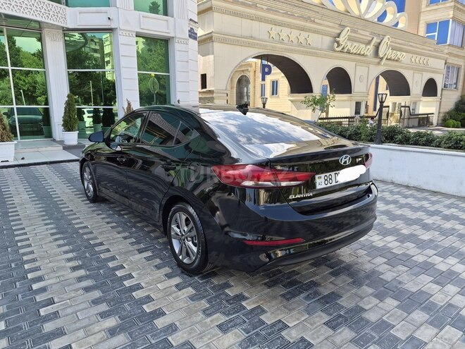 Hyundai Elantra 2018, 105,000 km - 2.0 л - Bakı