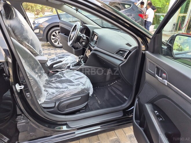 Hyundai Elantra 2018, 105,000 km - 2.0 л - Bakı