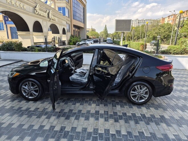 Hyundai Elantra 2018, 105,000 km - 2.0 л - Bakı