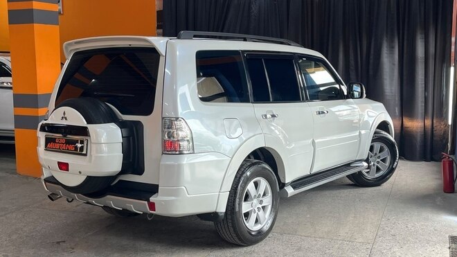 Mitsubishi Pajero 2008, 283,193 km - 3.0 л - Sumqayıt