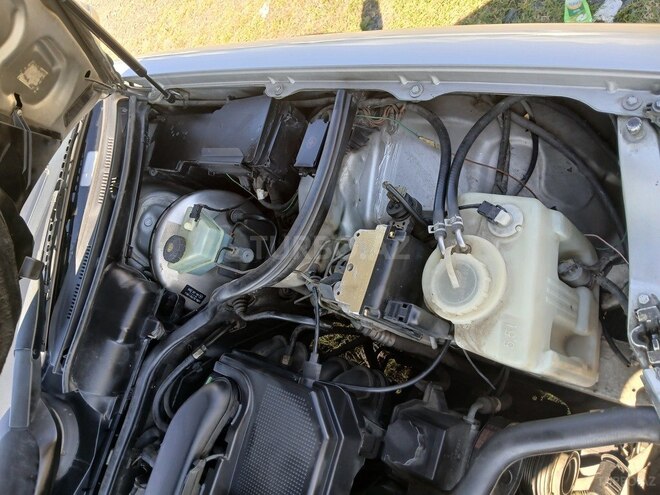Mercedes E 230 1996, 400,383 km - 2.3 l - Zaqatala