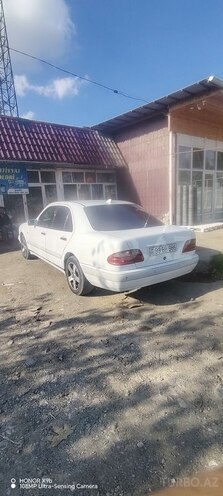 Mercedes E 220 1998, 506,983 km - 2.2 l - Füzuli
