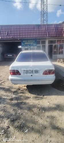 Mercedes E 220 1998, 506,983 km - 2.2 l - Füzuli