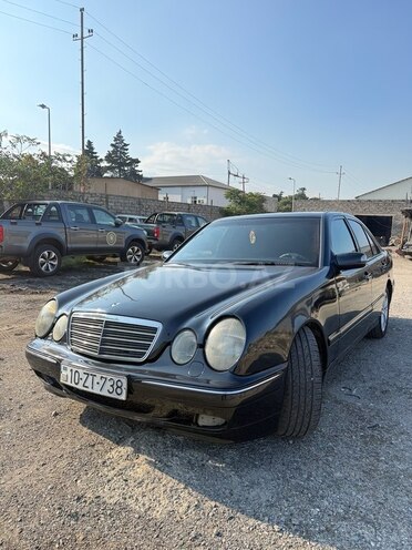 Mercedes E 220 1996, 135,000 km - 2.2 l - Bakı