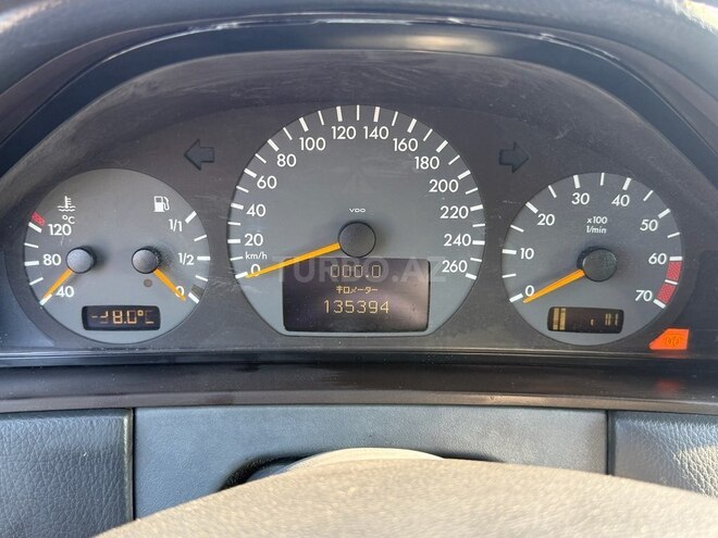 Mercedes E 220 1996, 135,000 km - 2.2 l - Bakı
