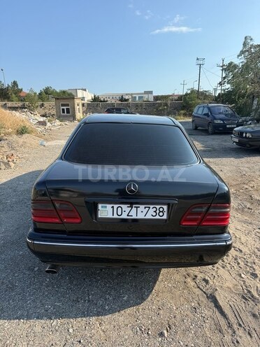 Mercedes E 220 1996, 135,000 km - 2.2 l - Bakı