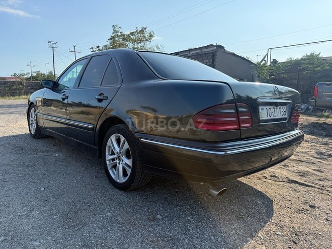 Mercedes E 220 1996, 135,000 km - 2.2 l - Bakı