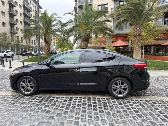 Hyundai Elantra 2018, 214,365 km - 2.0 л - Bakı