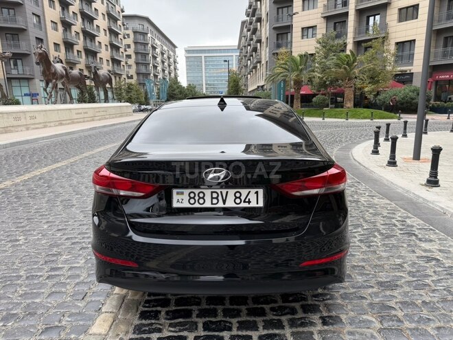 Hyundai Elantra 2018, 214,365 km - 2.0 л - Bakı