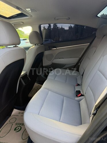 Hyundai Elantra 2018, 214,365 km - 2.0 л - Bakı